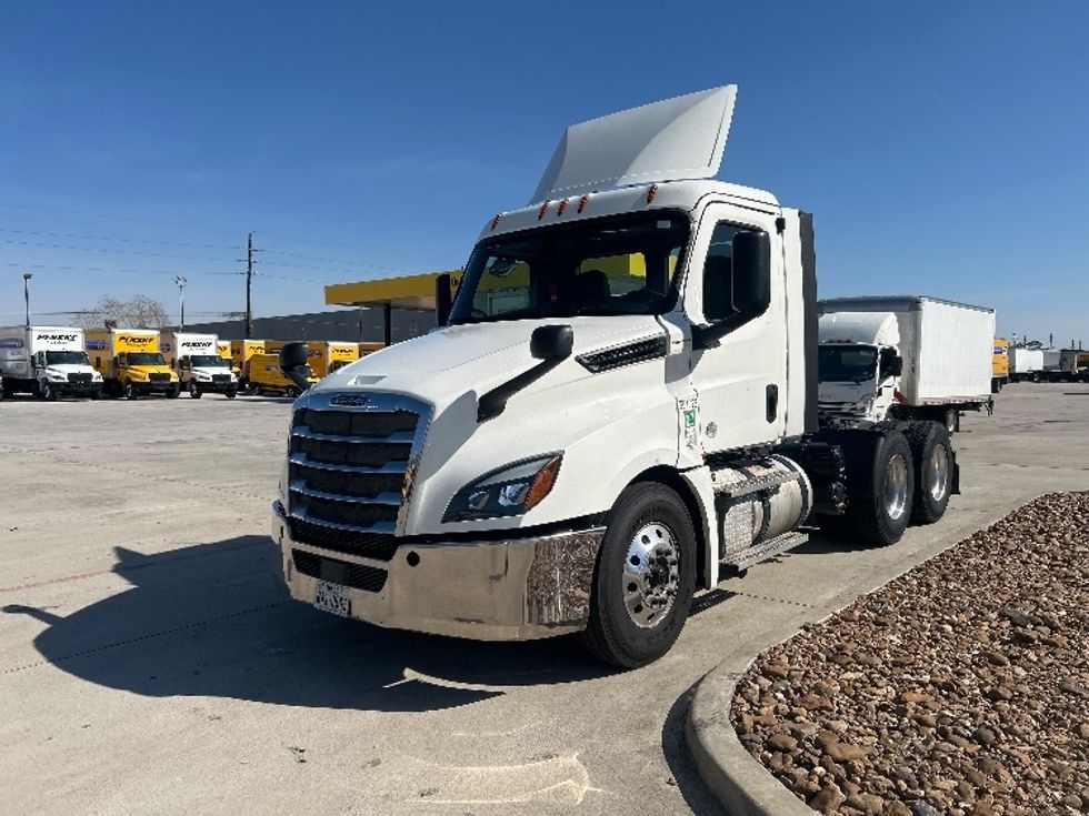Day Cab Tractor-Heavy Duty Tractors-Freightliner-2019-T12664ST-Houston-TX-565,321\n\t\tmiles-$ 37,250 - Image 3