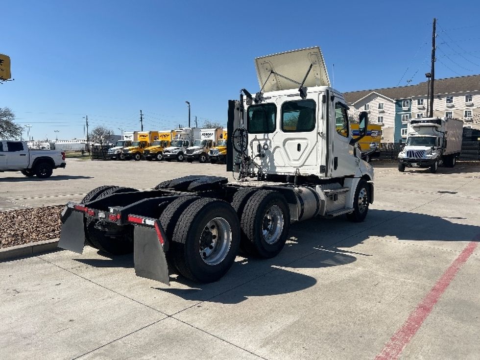 Day Cab Tractor-Heavy Duty Tractors-Freightliner-2019-T12664ST-Houston-TX-565,321\n\t\tmiles-$ 37,250 - Image 7