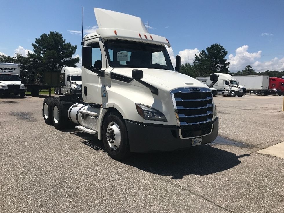 Day Cab Tractor-Heavy Duty Tractors-Freightliner-2019-T12664ST-Hueytown-AL-506,835\n\t\tmiles-$ 41,500 - Image 1
