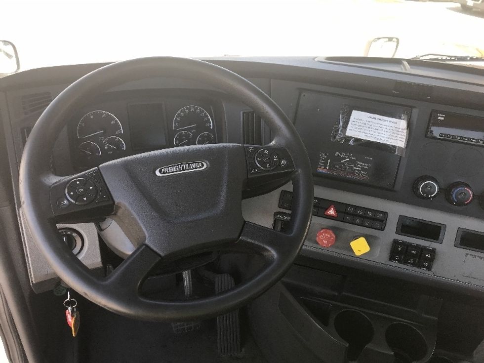 Day Cab Tractor-Heavy Duty Tractors-Freightliner-2019-T12664ST-Hueytown-AL-506,835\n\t\tmiles-$ 41,500 - Image 11