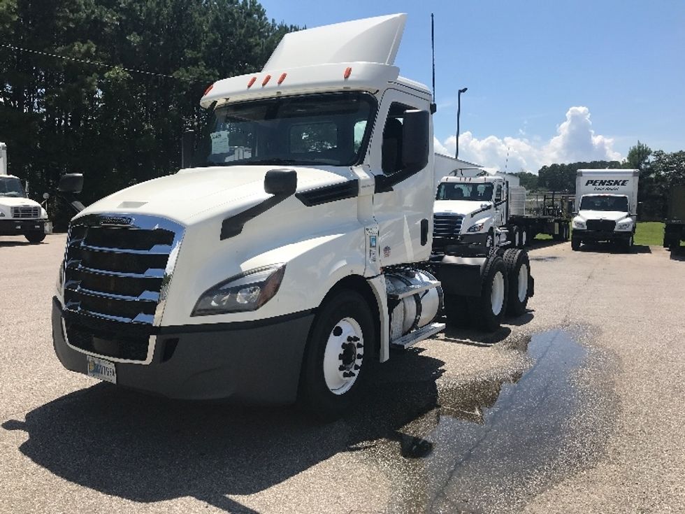 Day Cab Tractor-Heavy Duty Tractors-Freightliner-2019-T12664ST-Hueytown-AL-506,835\n\t\tmiles-$ 41,500 - Image 3