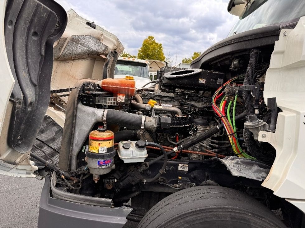 Day Cab Tractor-Heavy Duty Tractors-Freightliner-2019-T12664ST-Huntington-WV-315,466\n\t\tmiles-$ 61,500 - Image 16