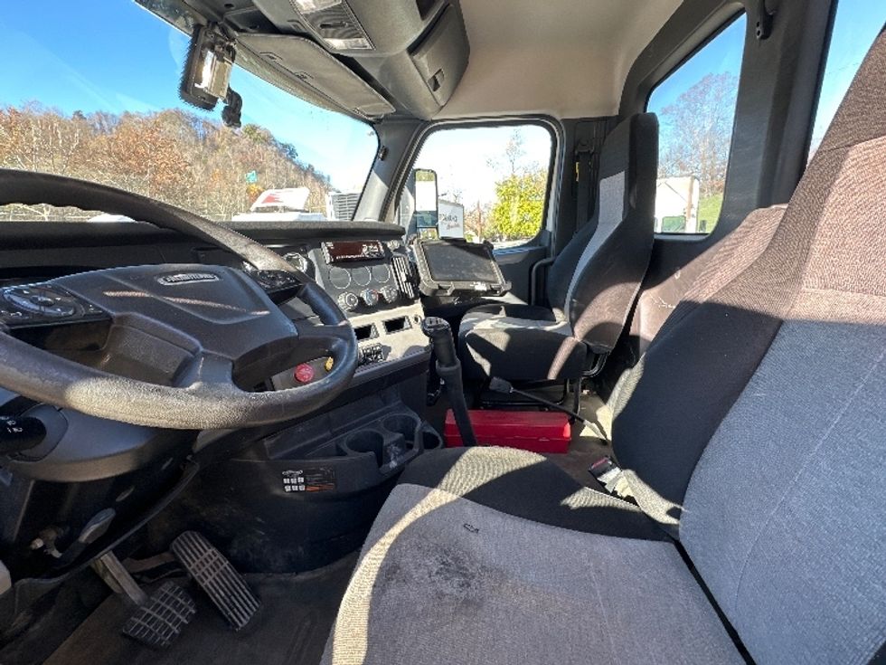 Day Cab Tractor-Heavy Duty Tractors-Freightliner-2019-T12664ST-Huntington-WV-360,504\n\t\tmiles-$ 53,250 - Image 10