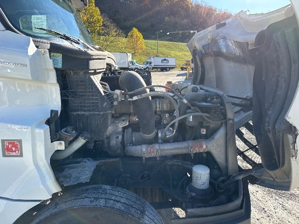 Day Cab Tractor-Heavy Duty Tractors-Freightliner-2019-T12664ST-Huntington-WV-360,504\n\t\tmiles-$ 53,250 - Image 15