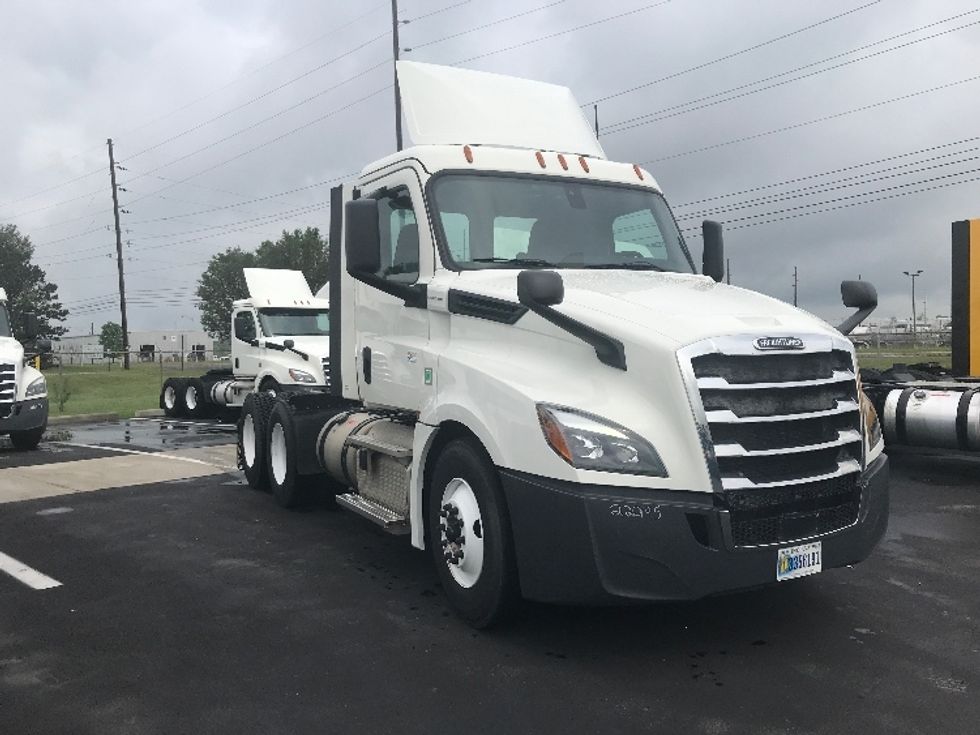Day Cab Tractor-Heavy Duty Tractors-Freightliner-2019-T12664ST-Indianapolis-IN-467,221\n\t\tmiles-$ 50,750 - Image 1