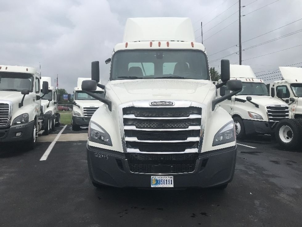 Day Cab Tractor-Heavy Duty Tractors-Freightliner-2019-T12664ST-Indianapolis-IN-467,221\n\t\tmiles-$ 50,750 - Image 2