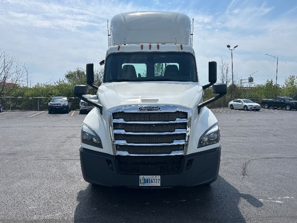 Day Cab Tractor-Heavy Duty Tractors-Freightliner-2019-T12664ST-Indianapolis-IN-544,388\n\t\tmiles-$ 34,750 - Image 2