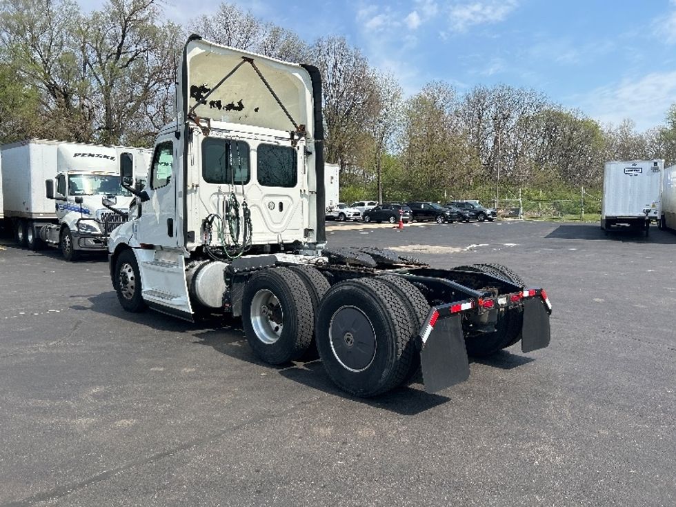 Day Cab Tractor-Heavy Duty Tractors-Freightliner-2019-T12664ST-Indianapolis-IN-544,388\n\t\tmiles-$ 34,750 - Image 5