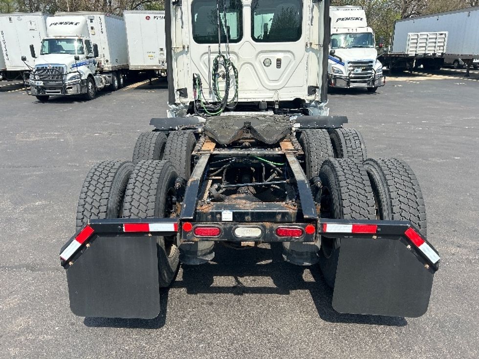 Day Cab Tractor-Heavy Duty Tractors-Freightliner-2019-T12664ST-Indianapolis-IN-544,388\n\t\tmiles-$ 34,750 - Image 6