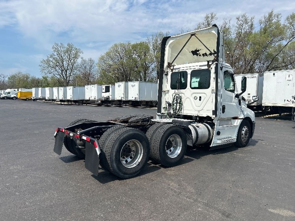 Day Cab Tractor-Heavy Duty Tractors-Freightliner-2019-T12664ST-Indianapolis-IN-544,388\n\t\tmiles-$ 34,750 - Image 7