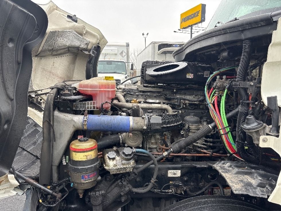 Day Cab Tractor-Heavy Duty Tractors-Freightliner-2019-T12664ST-Indianapolis-IN-884,000\n\t\tmiles-$ 22,250 - Image 16