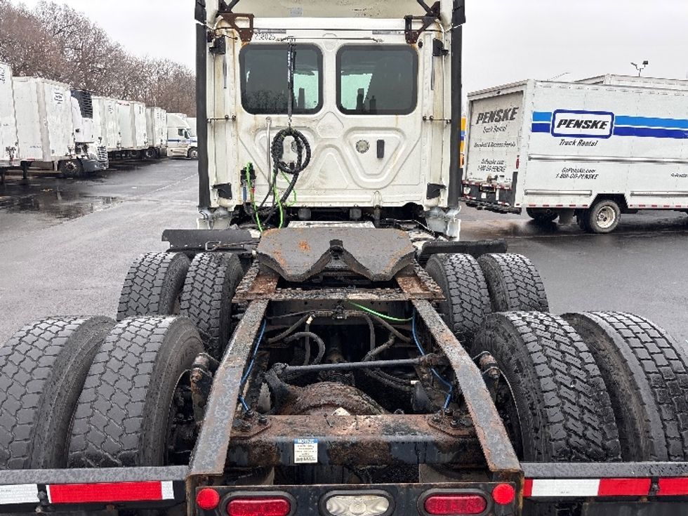 Day Cab Tractor-Heavy Duty Tractors-Freightliner-2019-T12664ST-Indianapolis-IN-884,000\n\t\tmiles-$ 22,250 - Image 6