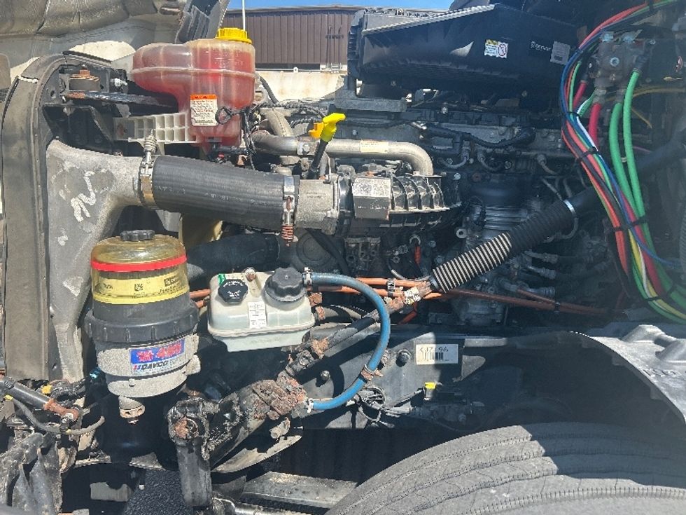 Day Cab Tractor-Heavy Duty Tractors-Freightliner-2019-T12664ST-Jackson-MS-369,826\n\t\tmiles-$ 46,750 - Image 16