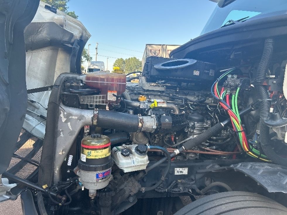 Day Cab Tractor-Heavy Duty Tractors-Freightliner-2019-T12664ST-Jackson-MS-475,838\n\t\tmiles-$ 41,000 - Image 16