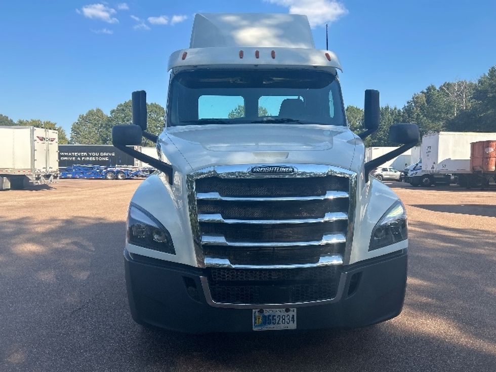 Day Cab Tractor-Heavy Duty Tractors-Freightliner-2019-T12664ST-Jackson-MS-475,838\n\t\tmiles-$ 41,000 - Image 2
