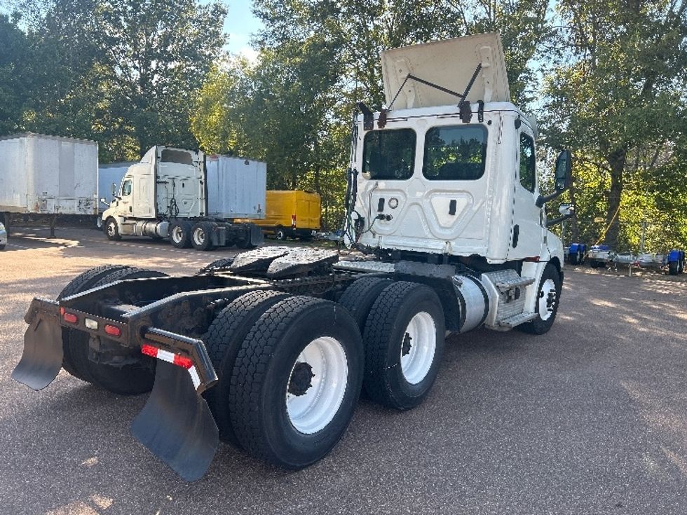 Day Cab Tractor-Heavy Duty Tractors-Freightliner-2019-T12664ST-Jackson-MS-475,838\n\t\tmiles-$ 41,000 - Image 7