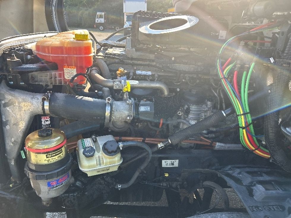 Day Cab Tractor-Heavy Duty Tractors-Freightliner-2019-T12664ST-Jackson-TN-503,590\n\t\tmiles-$ 40,000 - Image 16