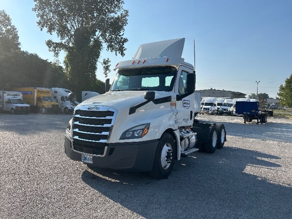 Day Cab Tractor-Heavy Duty Tractors-Freightliner-2019-T12664ST-Jackson-TN-503,590\n\t\tmiles-$ 40,000 - Image 3