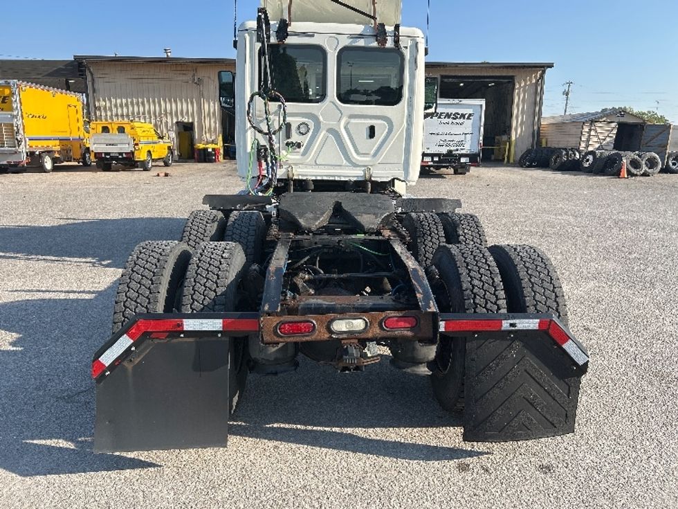Day Cab Tractor-Heavy Duty Tractors-Freightliner-2019-T12664ST-Jackson-TN-503,590\n\t\tmiles-$ 40,000 - Image 6