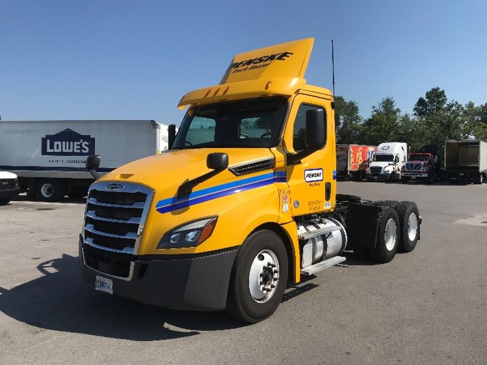2019 Freightliner T12664ST Day Cab Tractor