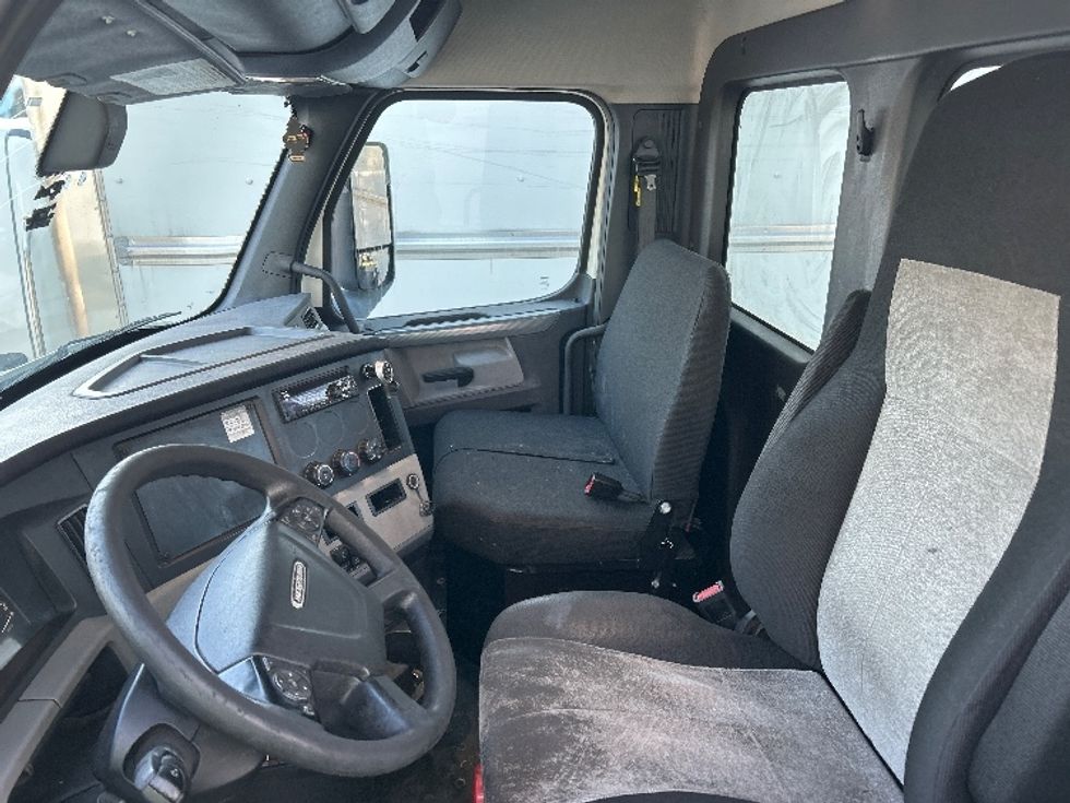Day Cab Tractor-Heavy Duty Tractors-Freightliner-2019-T12664ST-Jacksonville-FL-338,681\n\t\tmiles-$ 53,000 - Image 10