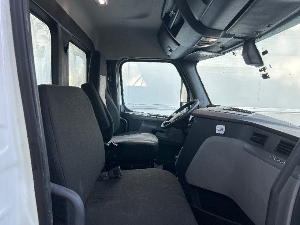 Day Cab Tractor-Heavy Duty Tractors-Freightliner-2019-T12664ST-Jacksonville-FL-338,681\n\t\tmiles-$ 53,000 - Image 13