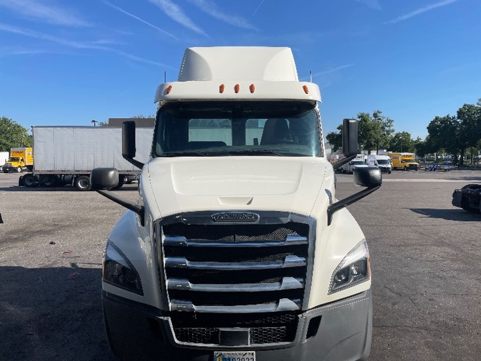 Day Cab Tractor-Heavy Duty Tractors-Freightliner-2019-T12664ST-Jacksonville-FL-338,681\n\t\tmiles-$ 53,000 - Image 2