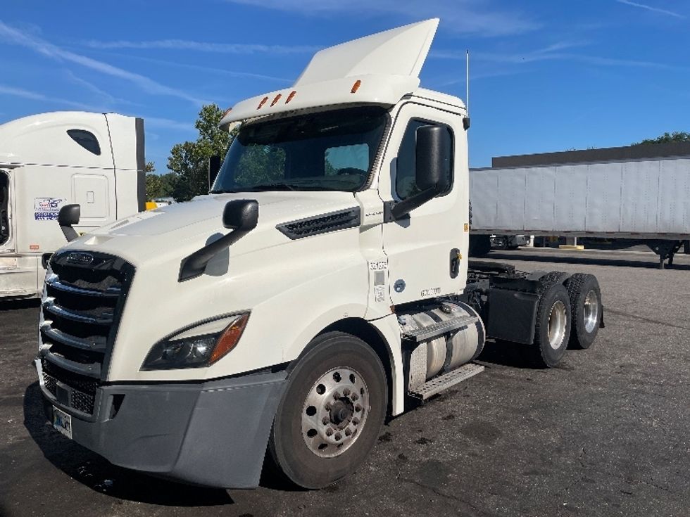 Day Cab Tractor-Heavy Duty Tractors-Freightliner-2019-T12664ST-Jacksonville-FL-338,681\n\t\tmiles-$ 53,000 - Image 3