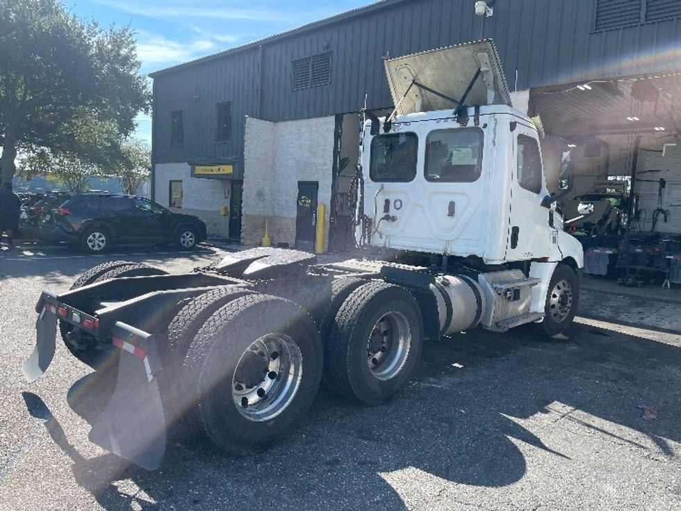 Day Cab Tractor-Heavy Duty Tractors-Freightliner-2019-T12664ST-Jacksonville-FL-338,681\n\t\tmiles-$ 53,000 - Image 7