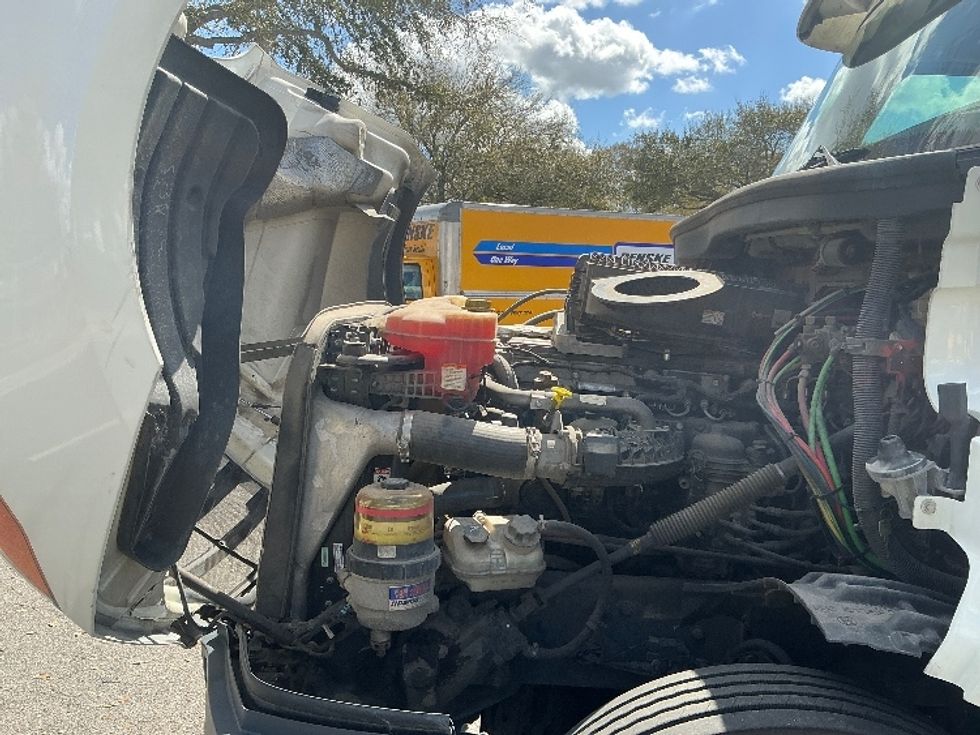 Day Cab Tractor-Heavy Duty Tractors-Freightliner-2019-T12664ST-Jacksonville-FL-430,487\n\t\tmiles-$ 41,750 - Image 16