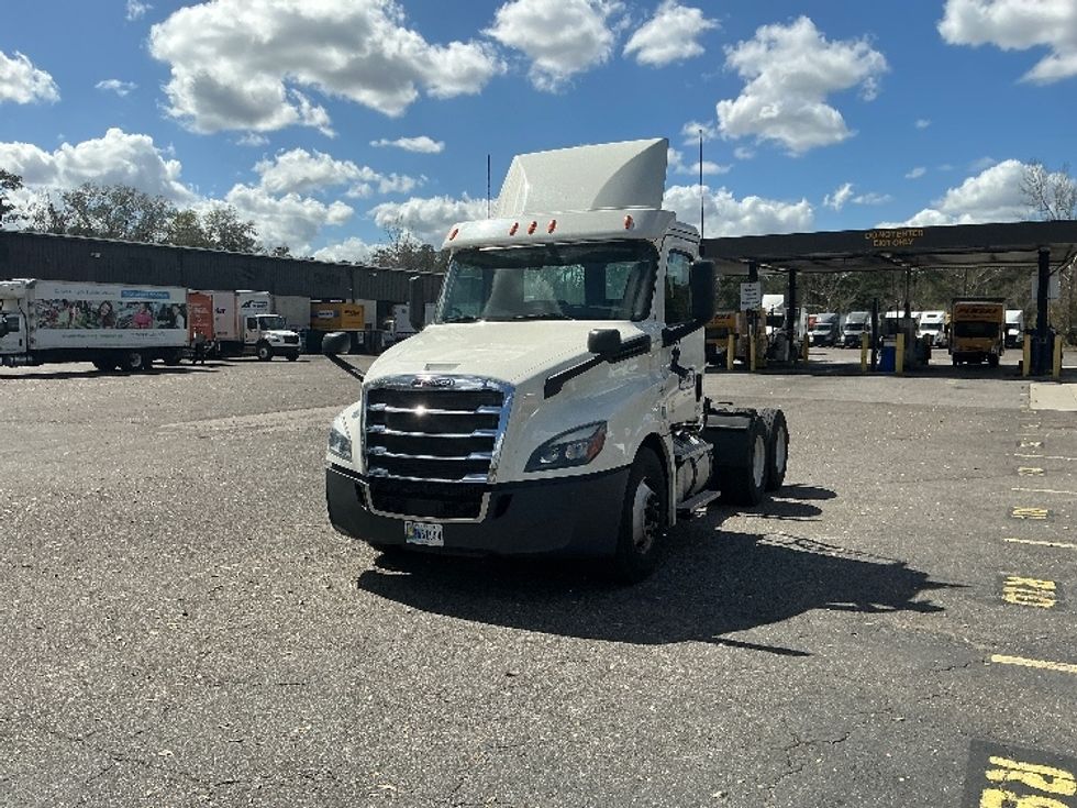 Day Cab Tractor-Heavy Duty Tractors-Freightliner-2019-T12664ST-Jacksonville-FL-430,487\n\t\tmiles-$ 41,750 - Image 3