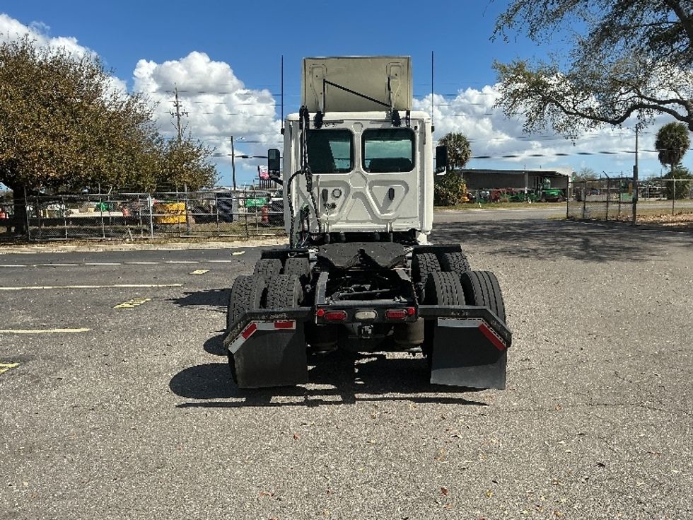 Day Cab Tractor-Heavy Duty Tractors-Freightliner-2019-T12664ST-Jacksonville-FL-430,487\n\t\tmiles-$ 41,750 - Image 6