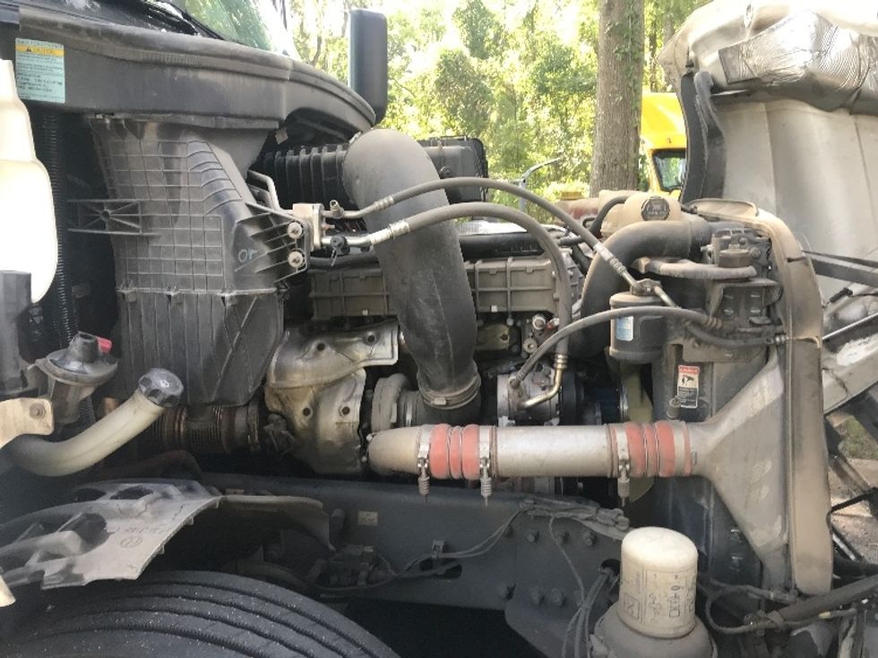 Day Cab Tractor-Heavy Duty Tractors-Freightliner-2019-T12664ST-Jacksonville-FL-514,290\n\t\tmiles-$ 47,750 - Image 15