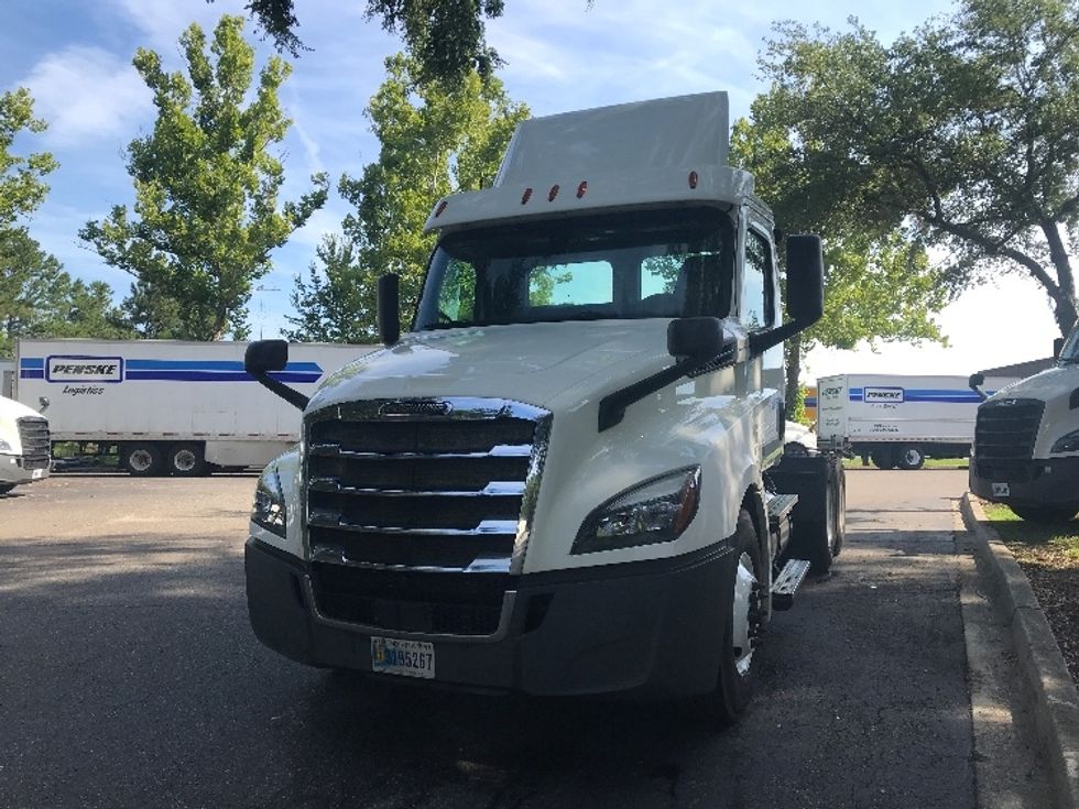 Day Cab Tractor-Heavy Duty Tractors-Freightliner-2019-T12664ST-Jacksonville-FL-514,290\n\t\tmiles-$ 47,750 - Image 3
