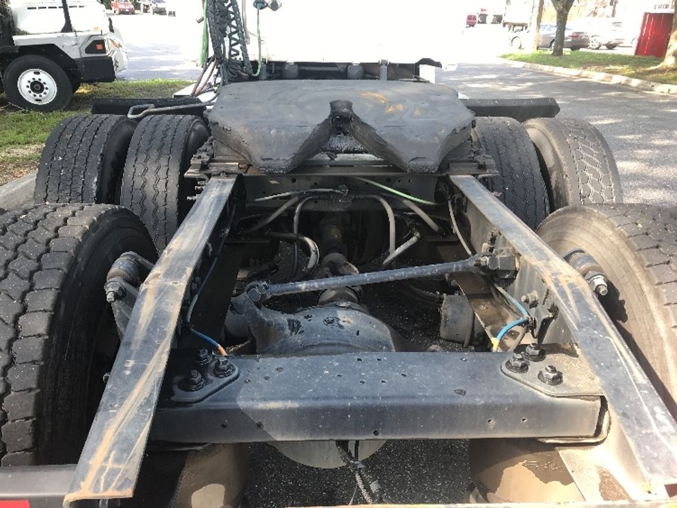 Day Cab Tractor-Heavy Duty Tractors-Freightliner-2019-T12664ST-Jacksonville-FL-514,290\n\t\tmiles-$ 47,750 - Image 6