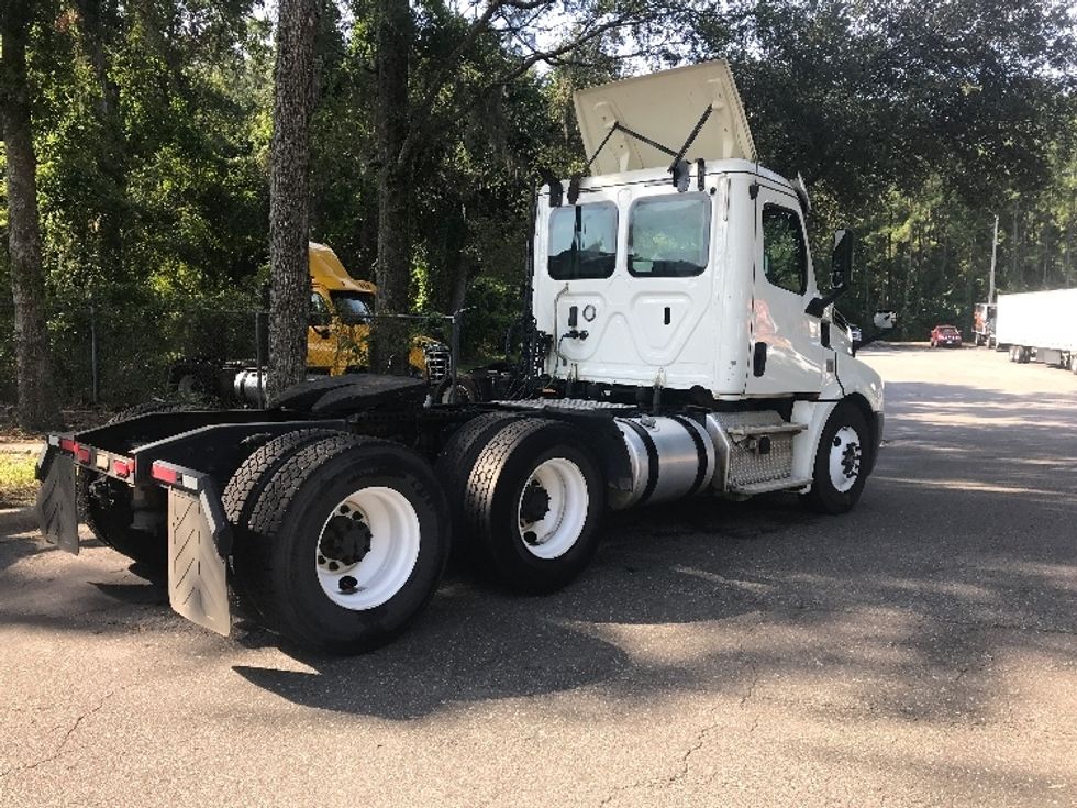 Day Cab Tractor-Heavy Duty Tractors-Freightliner-2019-T12664ST-Jacksonville-FL-514,290\n\t\tmiles-$ 47,750 - Image 7