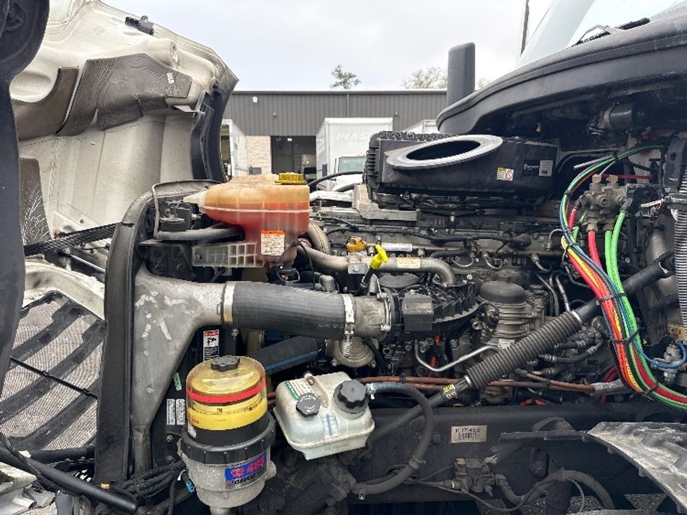 Day Cab Tractor-Heavy Duty Tractors-Freightliner-2019-T12664ST-Jacksonville-FL-580,762\n\t\tmiles-$ 30,250 - Image 16