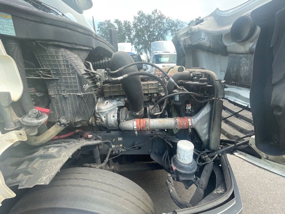 Day Cab Tractor-Heavy Duty Tractors-Freightliner-2019-T12664ST-Jacksonville-FL-633,836\n\t\tmiles-$ 30,250 - Image 14