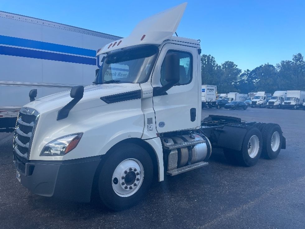 Day Cab Tractor-Heavy Duty Tractors-Freightliner-2019-T12664ST-Jacksonville-FL-633,836\n\t\tmiles-$ 30,250 - Image 3