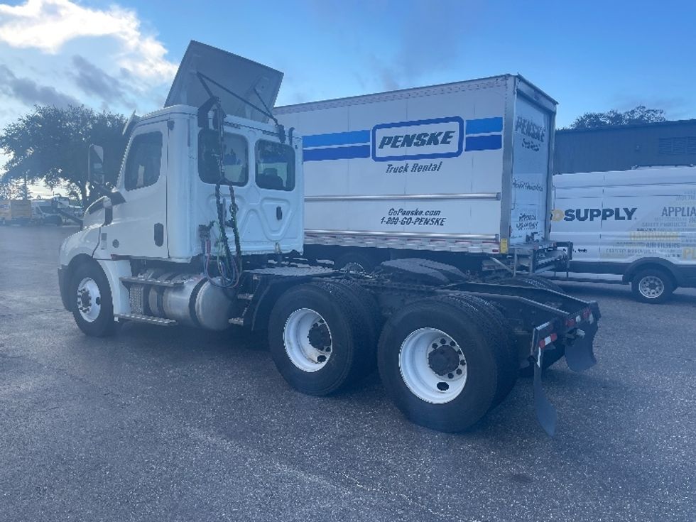 Day Cab Tractor-Heavy Duty Tractors-Freightliner-2019-T12664ST-Jacksonville-FL-633,836\n\t\tmiles-$ 30,250 - Image 5