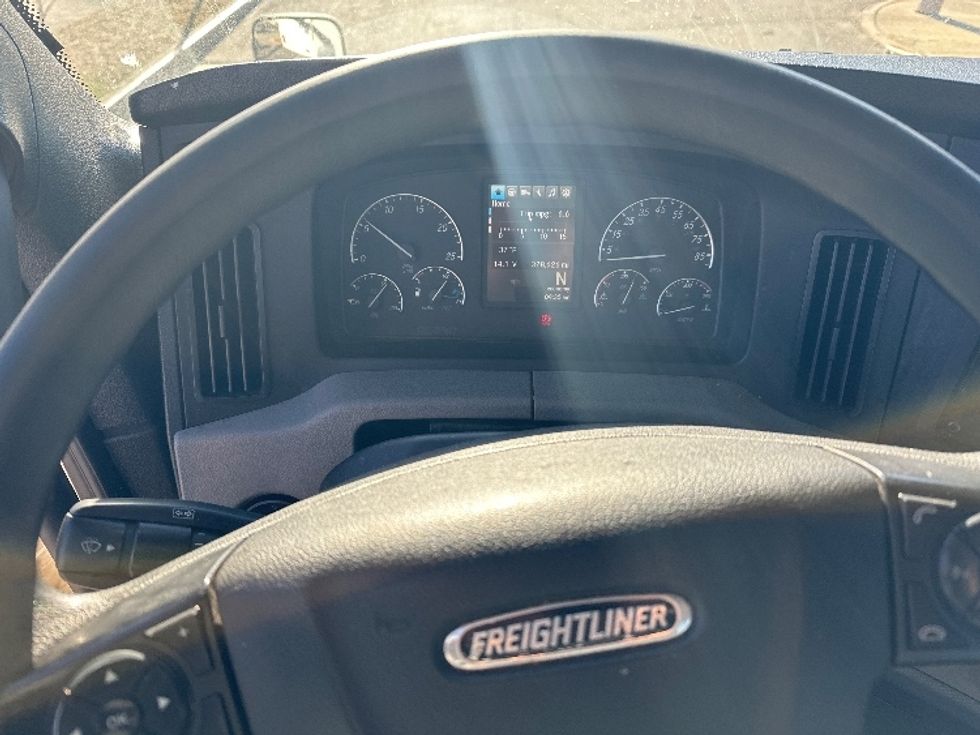 Day Cab Tractor-Heavy Duty Tractors-Freightliner-2019-T12664ST-Jamaica-NY-378,627\n\t\tmiles-$ 50,000 - Image 11