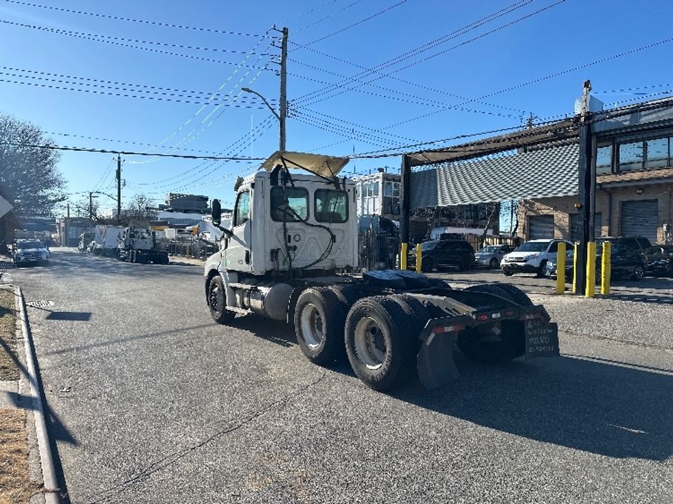 Day Cab Tractor-Heavy Duty Tractors-Freightliner-2019-T12664ST-Jamaica-NY-378,627\n\t\tmiles-$ 50,000 - Image 5