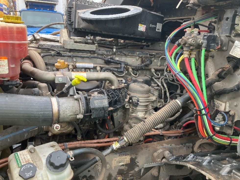 Day Cab Tractor-Heavy Duty Tractors-Freightliner-2019-T12664ST-Jessup-MD-171,871\n\t\tmiles-$ 65,250 - Image 16