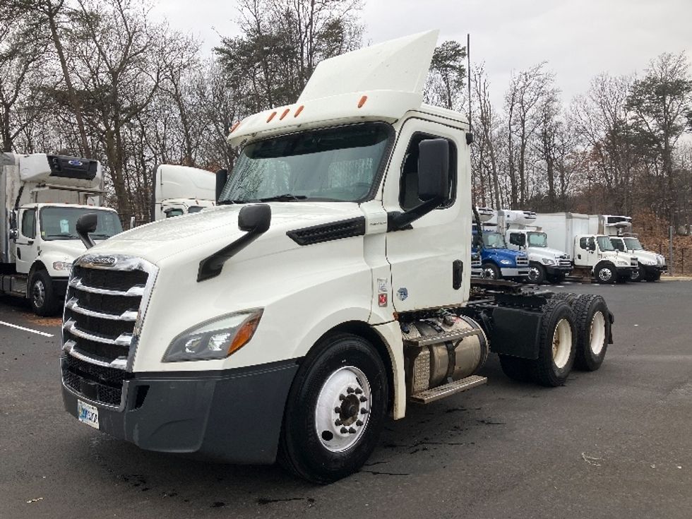 Day Cab Tractor-Heavy Duty Tractors-Freightliner-2019-T12664ST-Jessup-MD-171,871\n\t\tmiles-$ 65,250 - Image 3