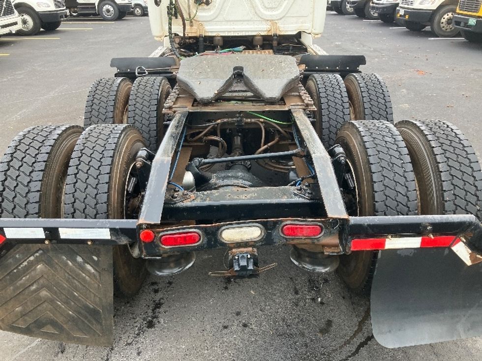 Day Cab Tractor-Heavy Duty Tractors-Freightliner-2019-T12664ST-Jessup-MD-171,871\n\t\tmiles-$ 65,250 - Image 6