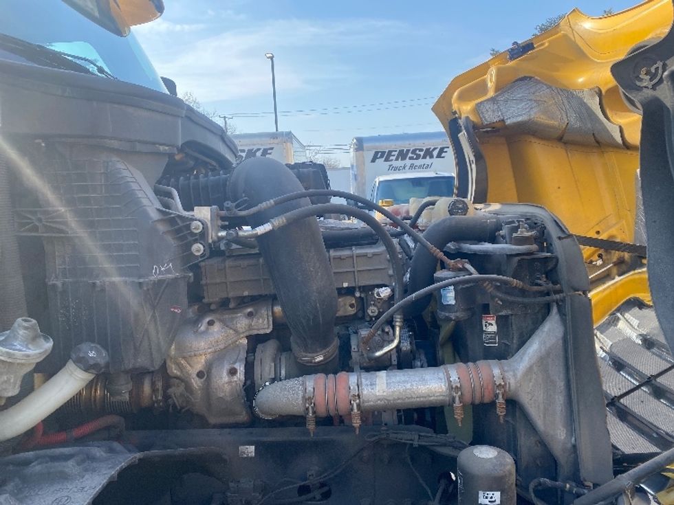 Day Cab Tractor-Heavy Duty Tractors-Freightliner-2019-T12664ST-Jessup-MD-262,984\n\t\tmiles-$ 49,000 - Image 15