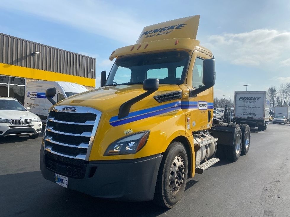 Day Cab Tractor-Heavy Duty Tractors-Freightliner-2019-T12664ST-Jessup-MD-262,984\n\t\tmiles-$ 49,000 - Image 3