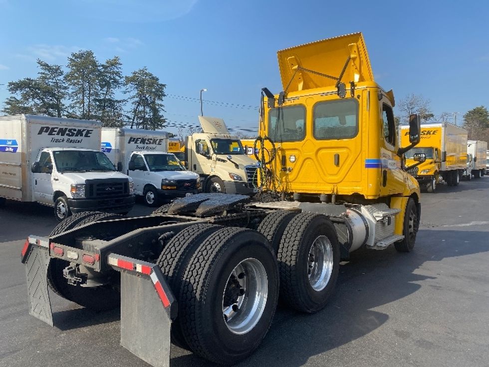 Day Cab Tractor-Heavy Duty Tractors-Freightliner-2019-T12664ST-Jessup-MD-262,984\n\t\tmiles-$ 49,000 - Image 7