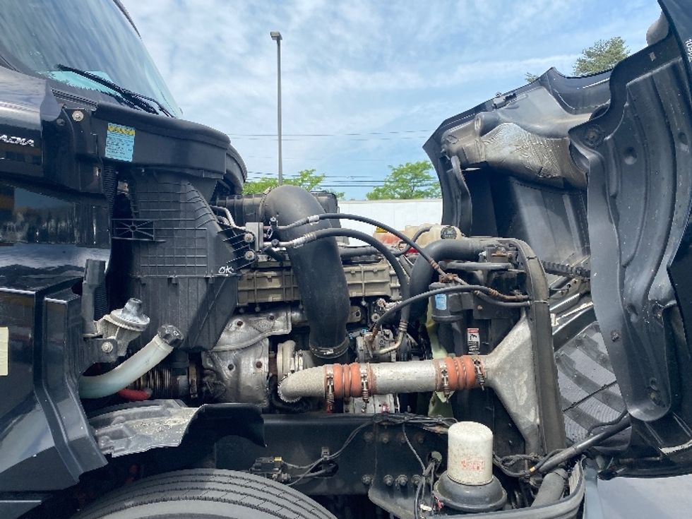 Day Cab Tractor-Heavy Duty Tractors-Freightliner-2019-T12664ST-Jessup-MD-305,717\n\t\tmiles-$ 49,000 - Image 15