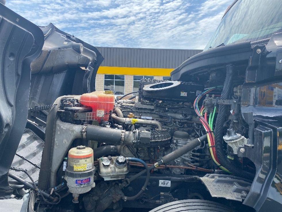 Day Cab Tractor-Heavy Duty Tractors-Freightliner-2019-T12664ST-Jessup-MD-305,717\n\t\tmiles-$ 49,000 - Image 16